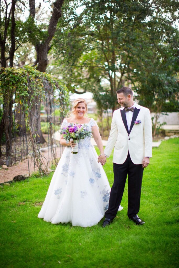 Lisa and Michael Wedding at the Veranda first look couple