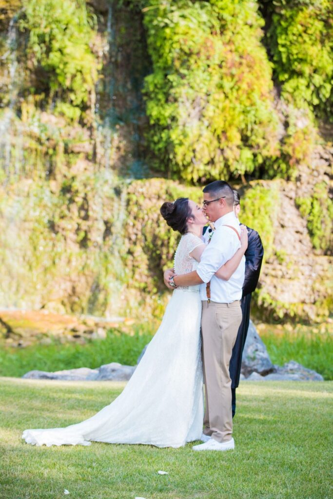 Aamber wedding Canyon Springs Golf Course the kiss