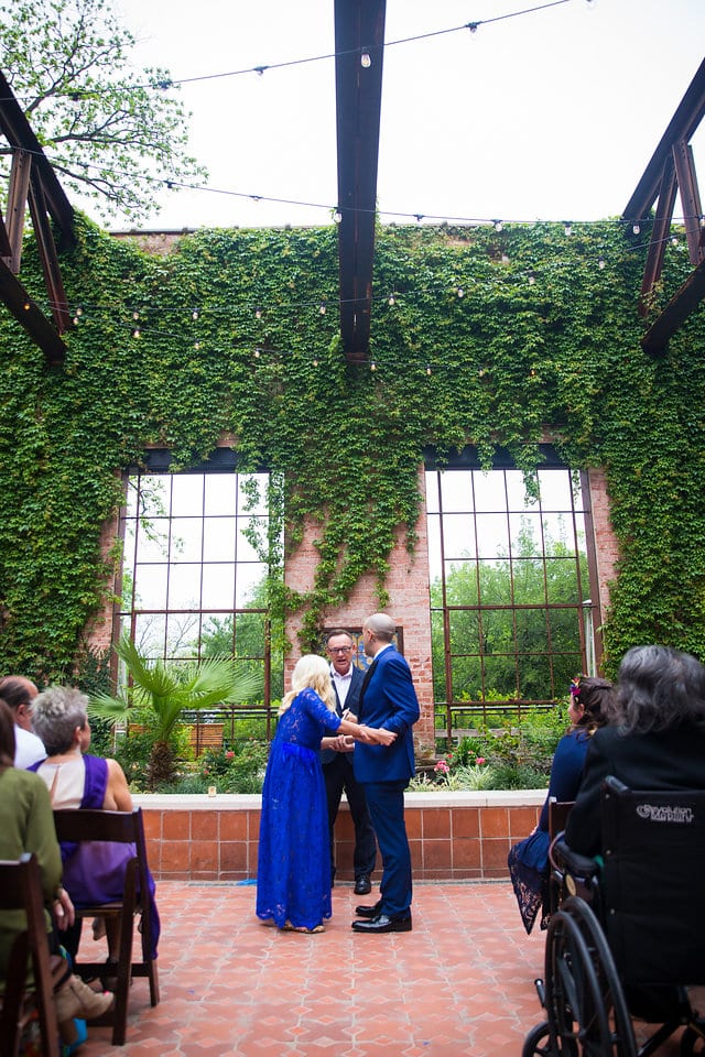 Chantel wedding at Hotel Emma ceremony in the courtyard