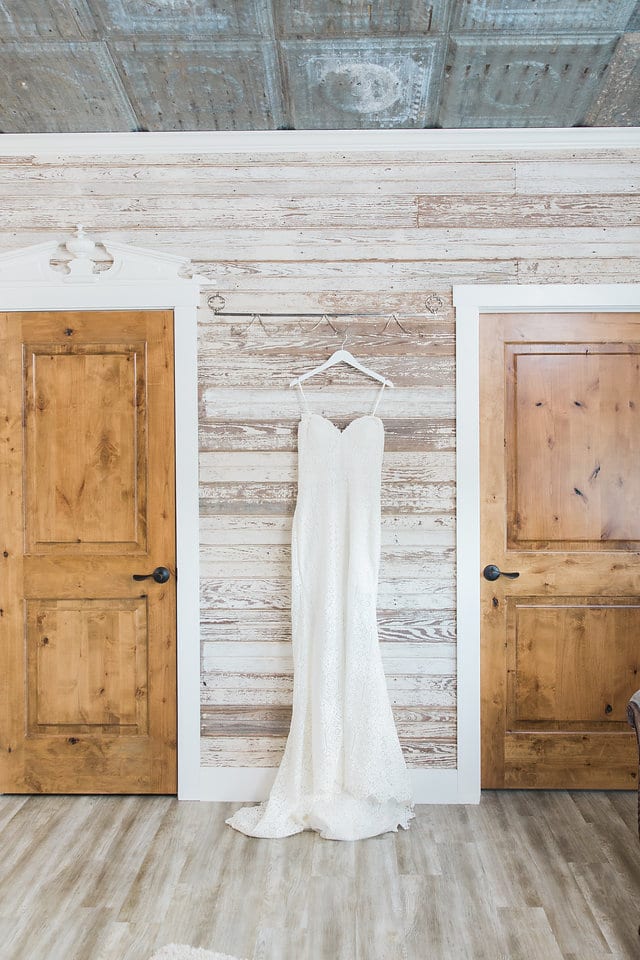 Rafter e Venue styled shoot Dress hanging