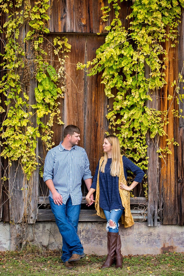 CT engagement session at Gruene in the wooden wall