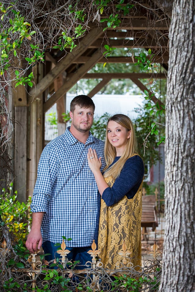 CT engagement session at Gruene in the archway