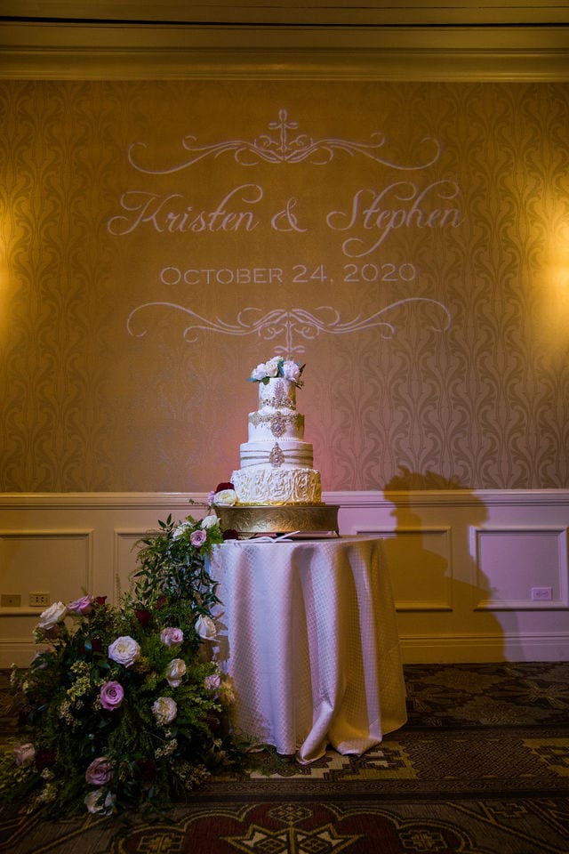 Wedding cake at the reception Omni La Mansion, San Antonio