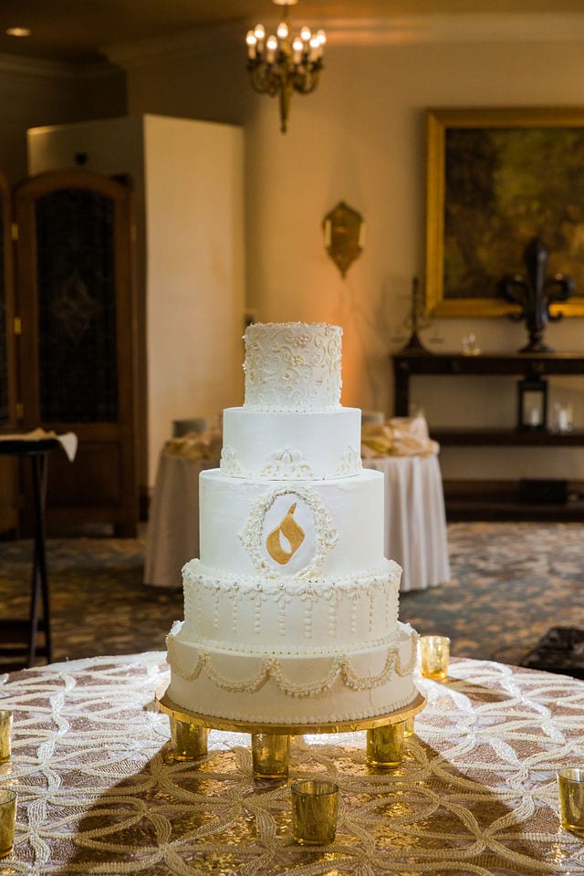 Dominion country club wedding white cake