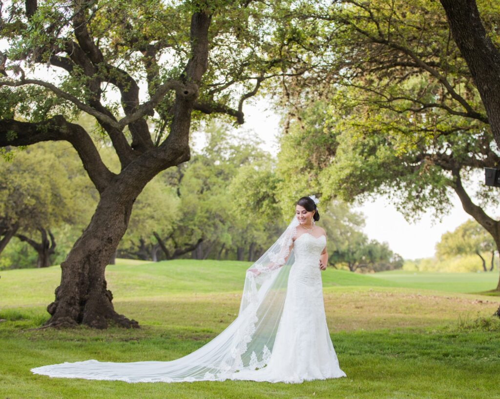 Dominion country club bride on the green - wedding photographer