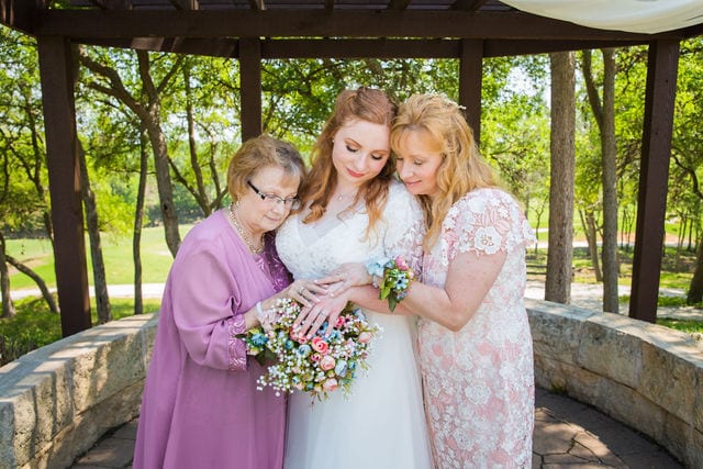 Emma wedding Olympia Hills bride portrait with mom and grandma