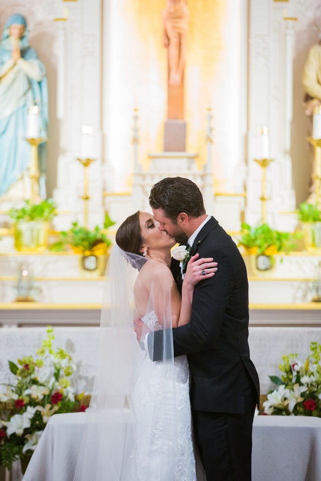 Spenser wedding San Antonio Saint Joesph kiss