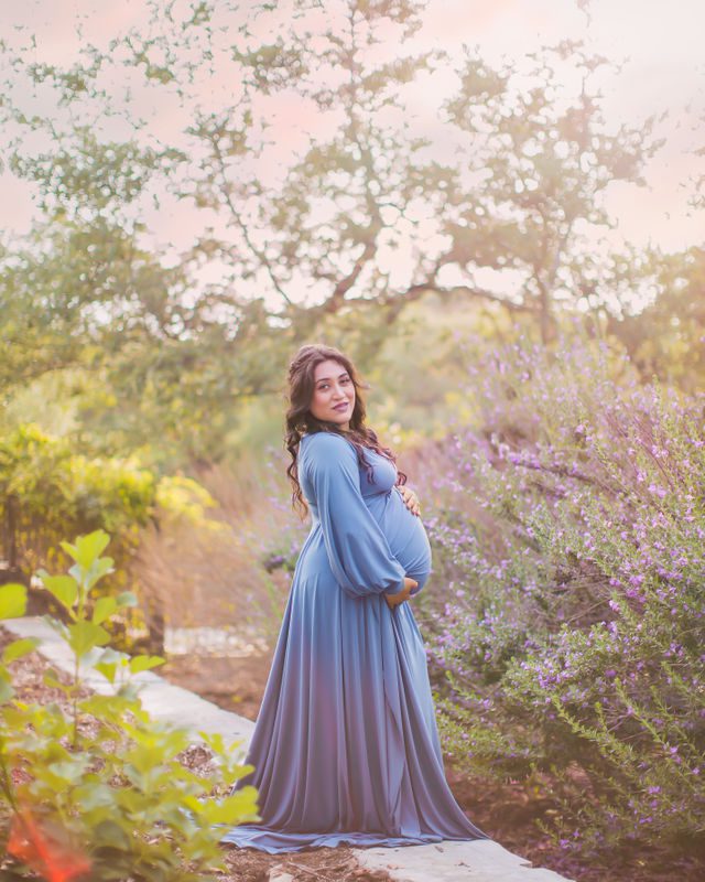 Emilia maternity session Kendall Pointe in the garden dreamy