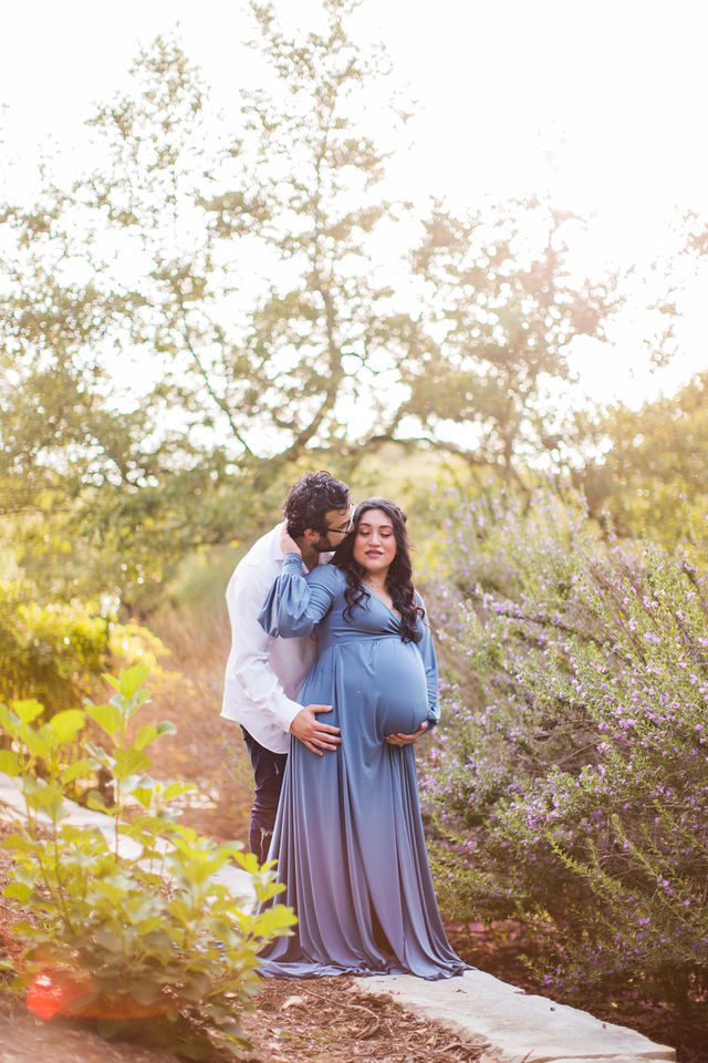 Emilia maternity session Kendall Pointe in the garden dreamy with John kiss