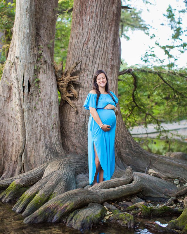 Stefan maternity Cibolo Natural Area Ashley on the cypress tree