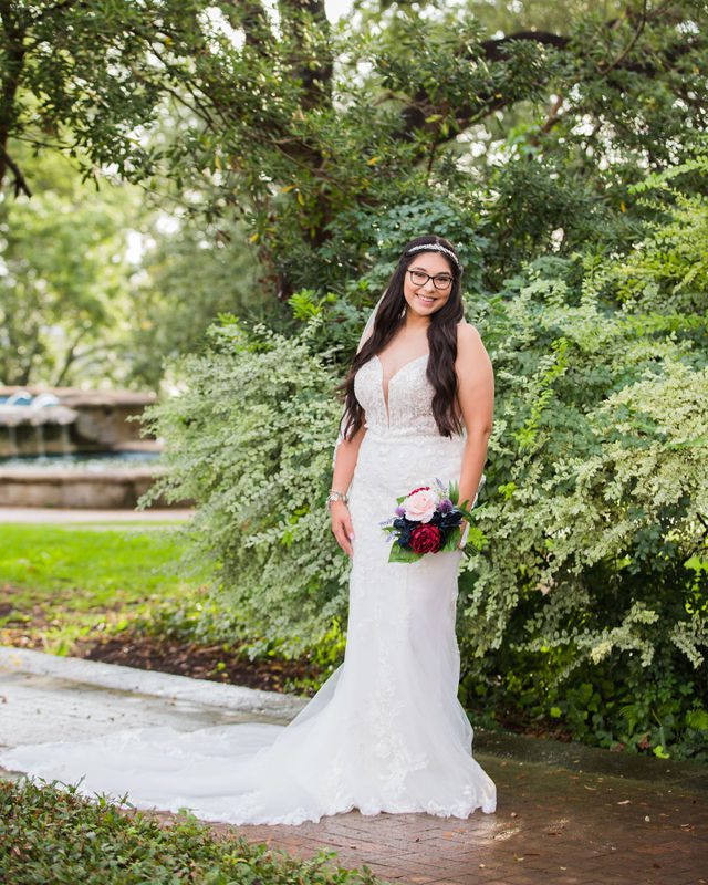 Bethany's bridal at the McNay in the greenery portrait on the path