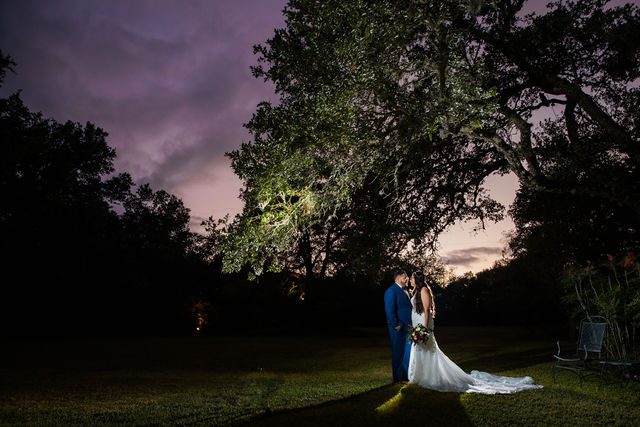 Bethany and David wedding portrait sunset under the tree at Los Encinos