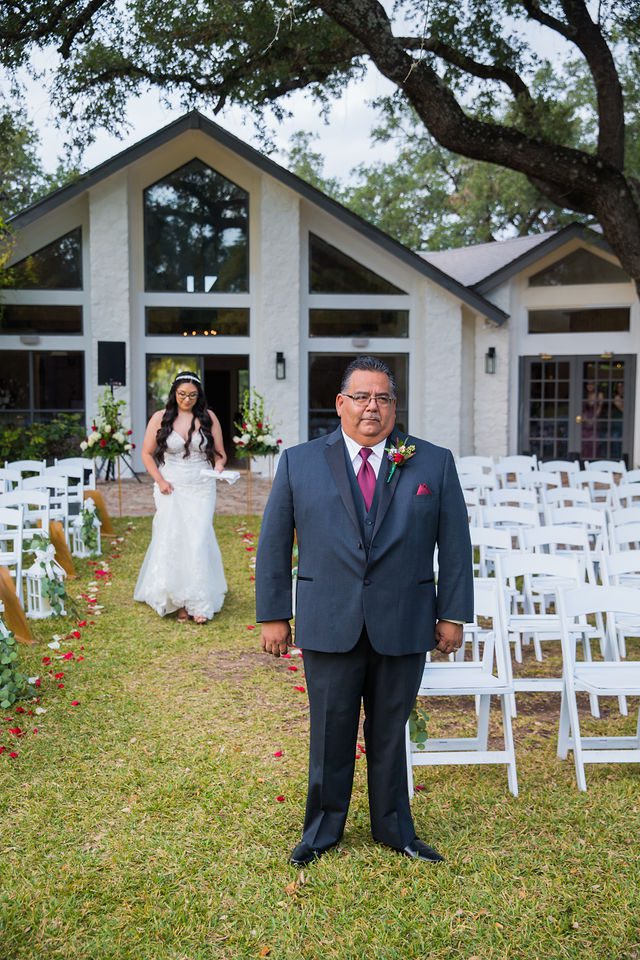 Bethany's fathers first look at her wedding at Los Encinos