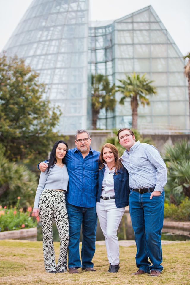 Deborah's family engagement at San Antonio Botanical Gardens at the green house