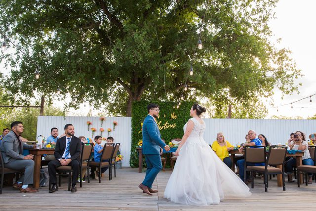 The Cruz-Martinez wedding in San Antonio reception first dance