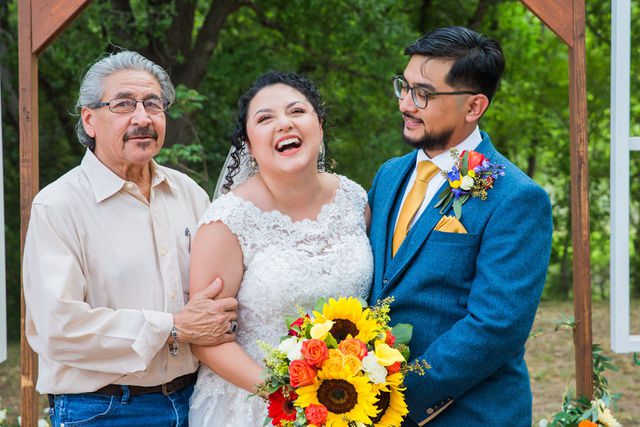 The Cruz-Martinez wedding in San Antonio fun family portrait