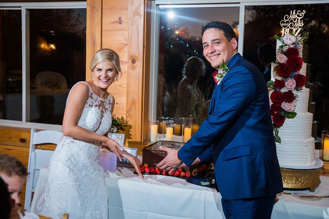 Ruiz wedding at Sandy Oaks Ranch grooms cake cutting