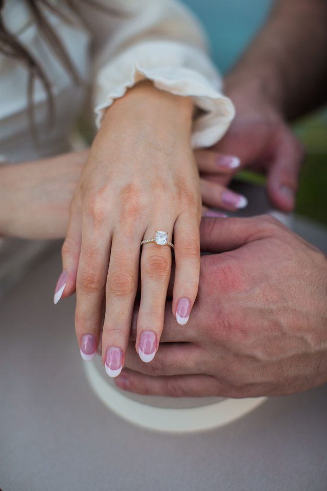 Schroeder's engagement New Braunfels Landa park her ring