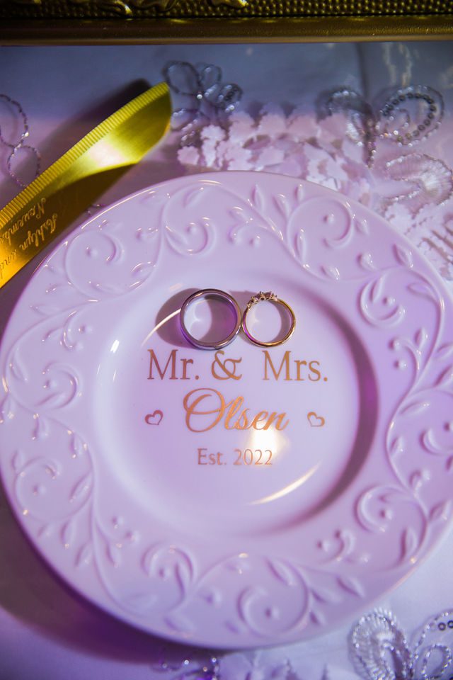 Olsen wedding Boerne at the Kendall the reception rings plate