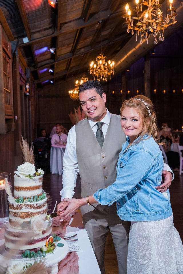 Lamm wedding reception at Eagle Dancer Ranch cake cutting