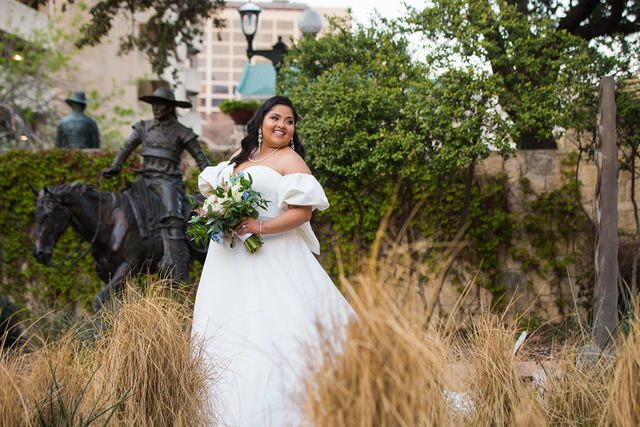 Maddie's bridal at The Briscoe in San Antonio with the grasses