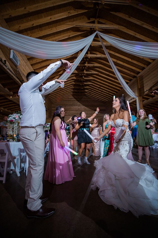 Hollubs wedding at Geronimo Oaks in San Antonio reception couple dancing
